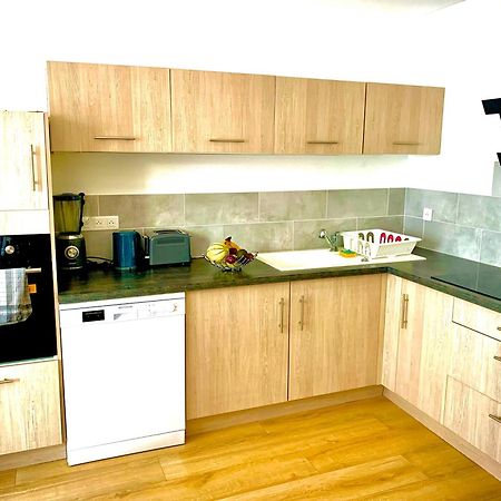 L Indemodable Renove Spacieux Et Lumineux Avec 2 Chambres Сарбур Екстер'єр фото